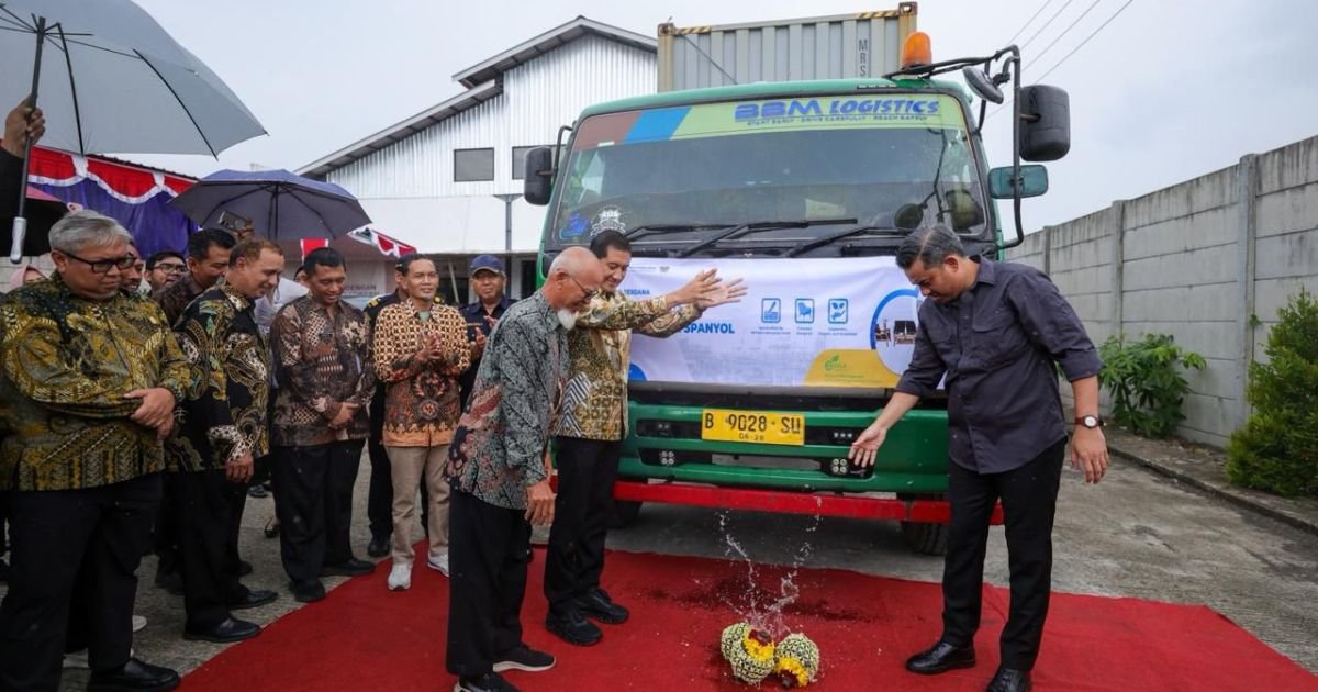 Menteri UMKM Lepas Ekspor Rotan Sukoharjo ke Spanyol