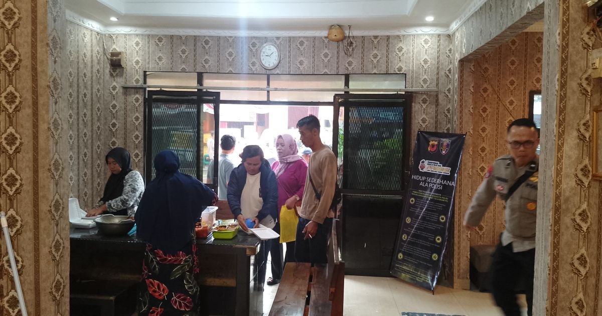 Jum’at Berkah Polsek Cigudeg: Warga Antusias Nikmati Sarapan Gratis