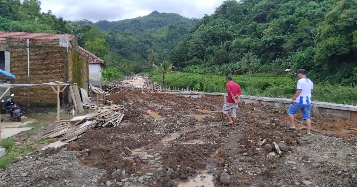 TPT di Cisereuh, Warga dan Camat Simpenan Tegaskan Fakta Sebenarnya!