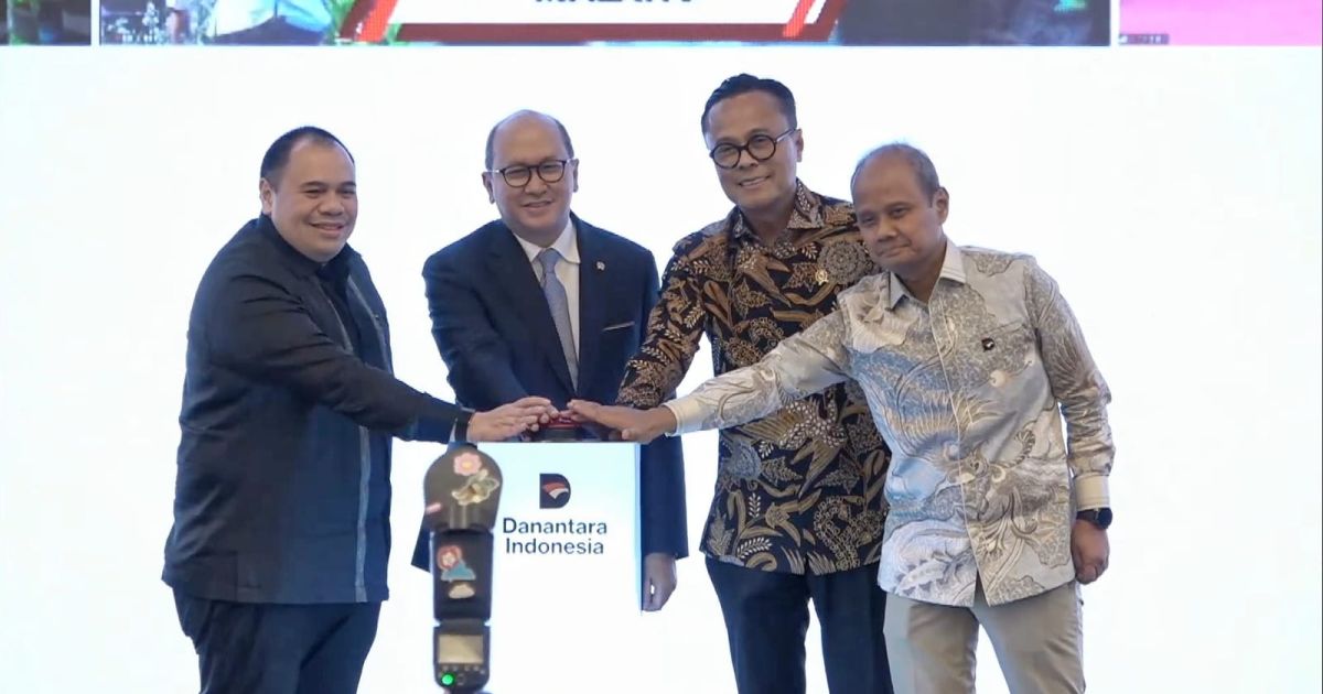 BPI Danantara Indonesia (“Danantara Indonesia”) hari ini secara serentak melaksanakan groundbreaking enam proyek hilirisasi strategis yang tersebar di 13 lokasi di seluruh Indonesia. Poto.Danantara Indonesia