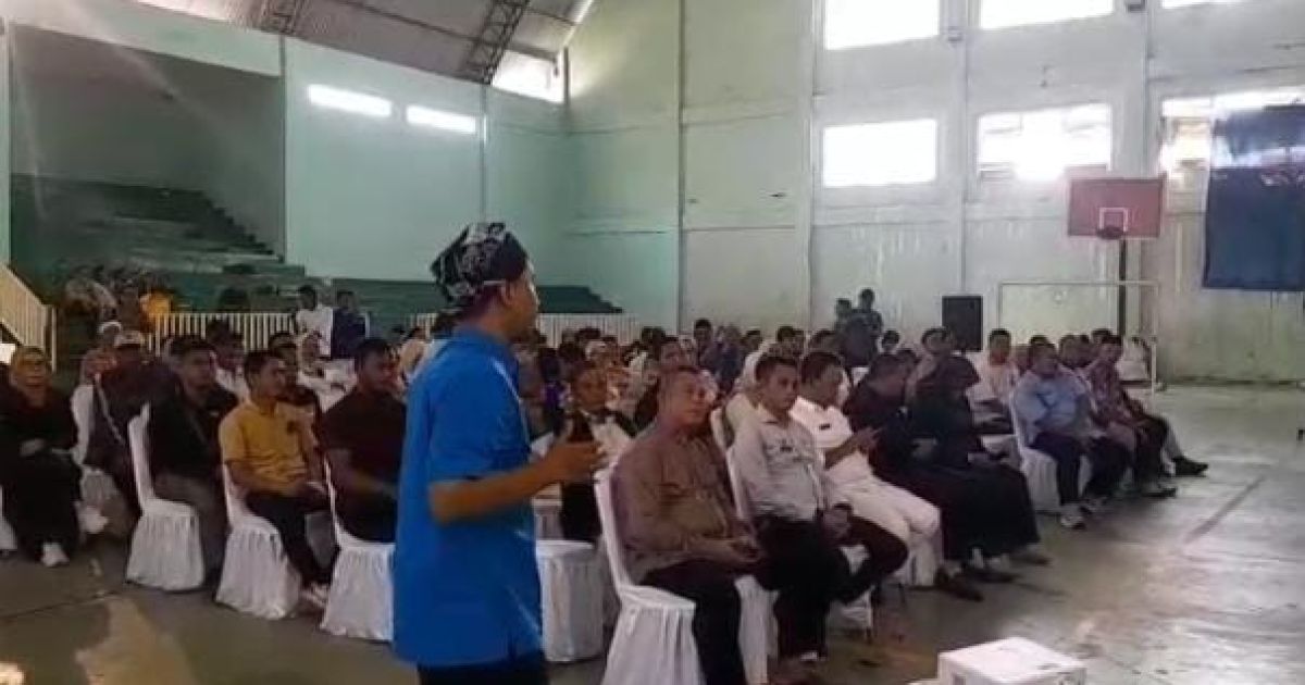 Warga Kecamatan Jasinga menyampaikan aspirasi terkait persoalan agraria dalam kegiatan Reses Masa Sidang II DPRD Kabupaten Bogor Dapil V di GOR Jasinga, Selasa (10/2/2026).foto Dede Surya