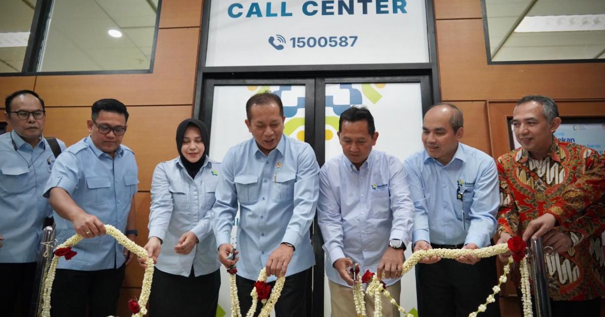 Menteri Koperasi (Menkop) Ferry Juliantono meresmikan pengembangan terhadap call center 1500 587 Kementerian Koperasi (Kemenkop).Poto lek