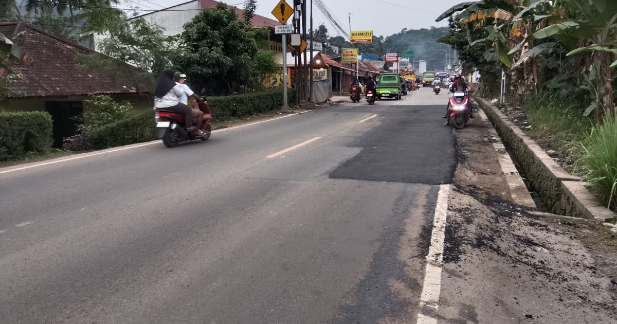 Pemuda Bergerak, Pemda Menyusul: Jalan Kadaka Mulai Ditambal, Harapan Akan Perbaikan Menyeluruh Menguat