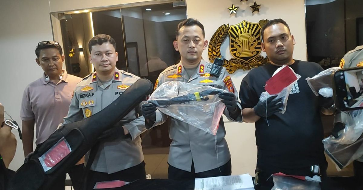 Kapolres Bogor AKBP Wikha Ardilestanto saat memaparkan kronologi pengungkapan pembunuhan pasutri WN Afganistan di Citeko, Cisarua. Kasus ini terungkap kurang dari 12 jam sejak laporan warga diterima polisi.
