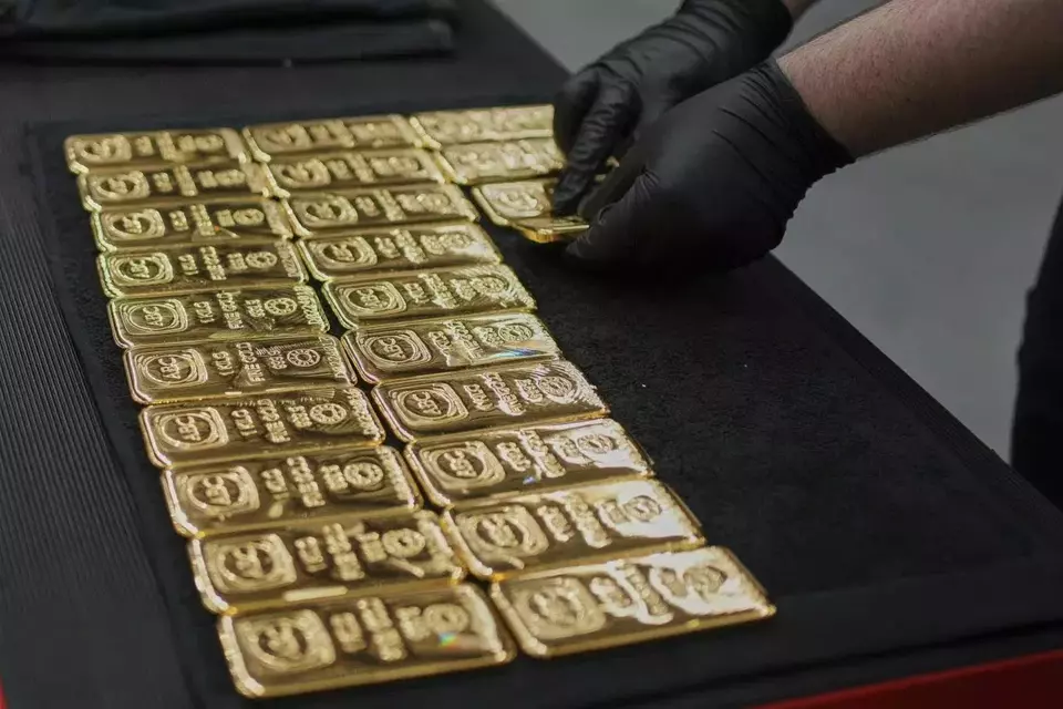 Emas Menguat Tipis di Tengah Badai Geopolitik Timur Tengah, Investor Tetap Waspada Inflasi Pekan Ini