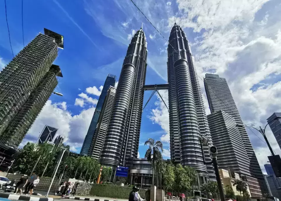 Antisipasi Gejolak Energi Global, Malaysia Segera Tinjau Ulang Kebijakan Kerja dan Penggunaan Fasilitas Publik