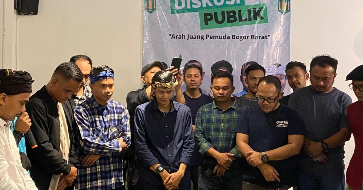 diskusi publik bersama sejumlah tokoh pemuda lintas sektor. Kegiatan yang berlangsung di Cafe Titik Seduh, Leuwiliang, Kabupaten Bogor. ( Dede Surya)