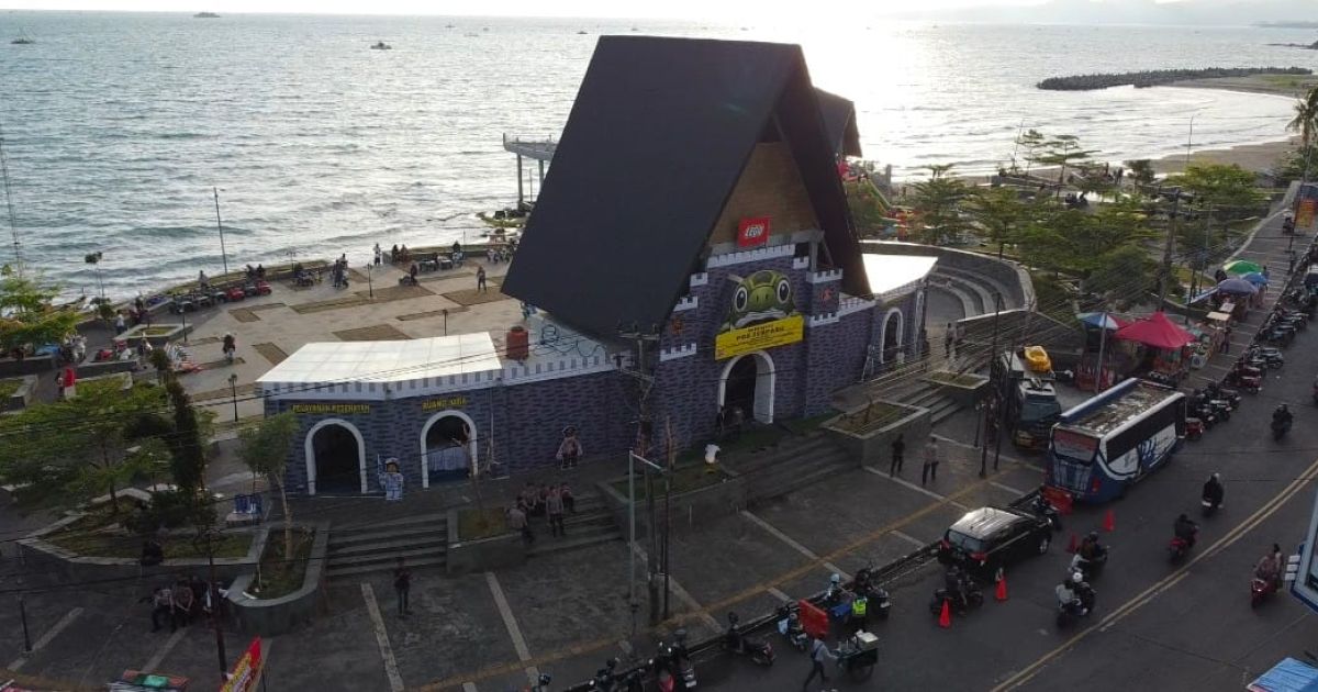 Pos Pam Gadobangkong Jadi Tempat Rehat Nyaman.