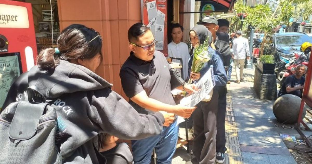 antusiasme pengunjung terlihat dari antrean panjang di sebuah photo booth unik.Doto, Narsum.