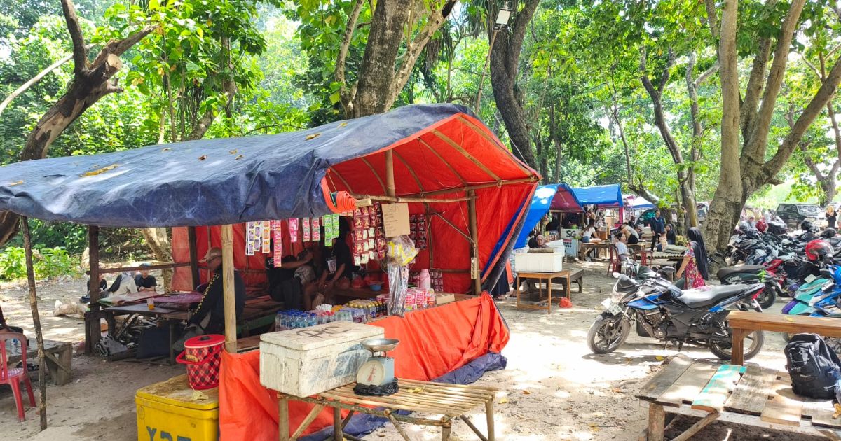 Diduga Kawasan Sejarah dan Latihan TNI, Tenda Biru Kini Ramai Pedagang