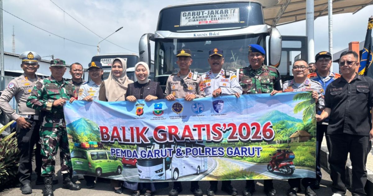 Pemerintah Kabupaten Garut melepas ratusan peserta program arus balik gratis dari Terminal Guntur Melati pada Sabtu (28/3/2026).foto Narsum.