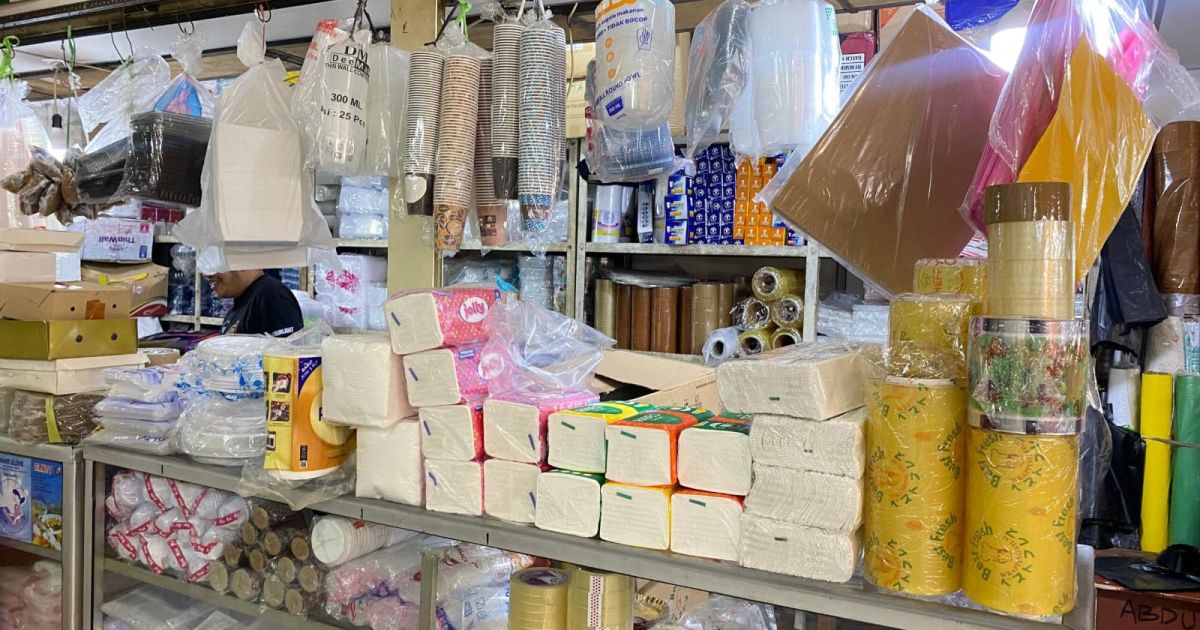 Toko kelontong Plastik.(Lek).