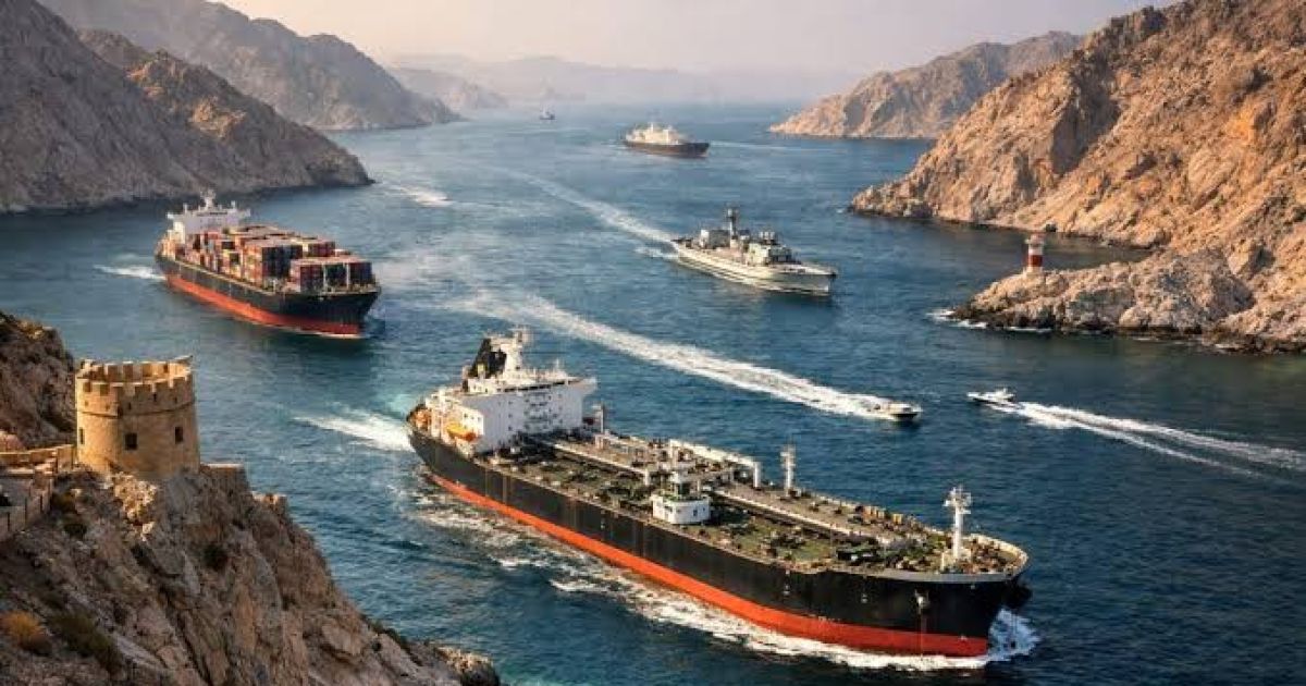 Dibukanya kembali Selat Hormuz diperkirakan akan menstabilkan harga minyak dunia yang sempat berfluktuasi akibat konflik.(Net).