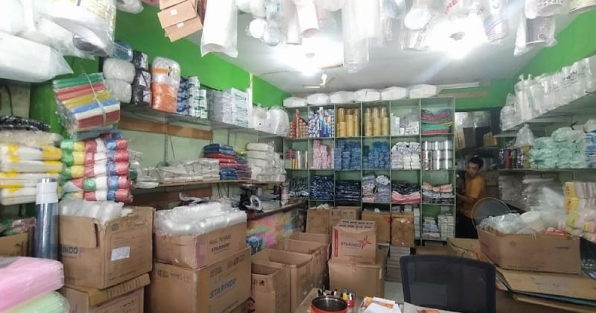 Mayoritas pelaku UMKM di sektor makanan dan minuman masih sangat bergantung pada kemasan plastik.(Lek).