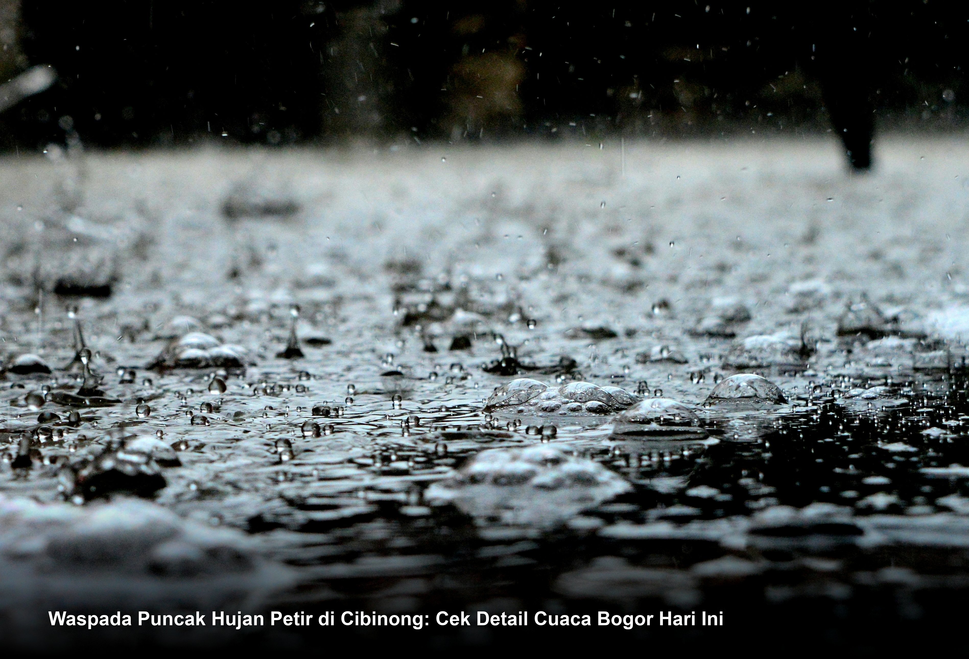 Waspada Puncak Hujan Petir di Cibinong: Cek Detail Cuaca Bogor Hari Ini